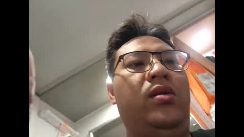 Snapshot of userwhc chatting on February 21, 2026, 9:43 am O online show from February 21, 2026, 9:43 am