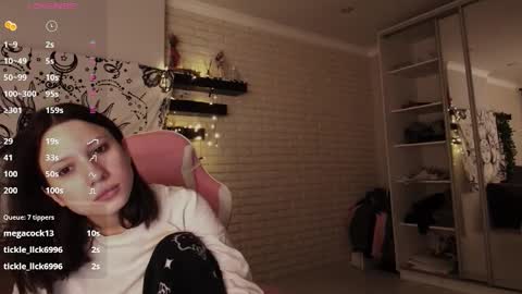 Eva online show from January 3, 2025, 7:07 pm