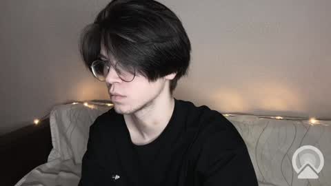 V online show from December 12, 2024, 1:49 pm