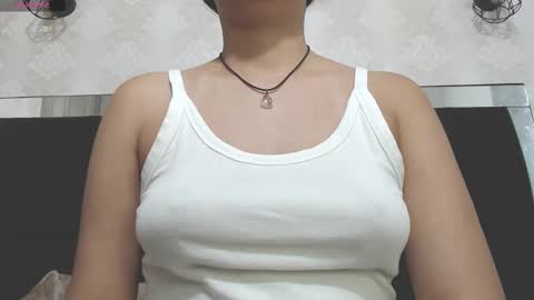 Vainilla online show from February 18, 2025, 2:05 am