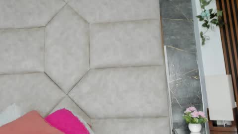 V A I O L E T T  S M I T H online show from December 1, 2025, 12:21 pm