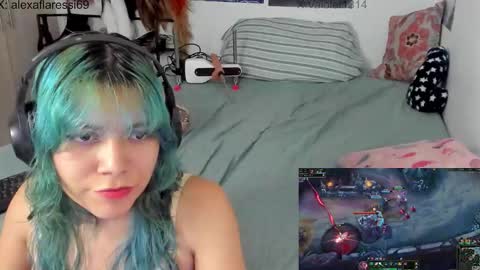 Vaiolet1314 online show from December 17, 2025, 12:38 am