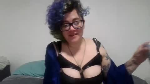 Snapshot of valarieak chatting on October 3, 2025, 8:33 am valarieak online show from October 3, 2025, 8:33 am