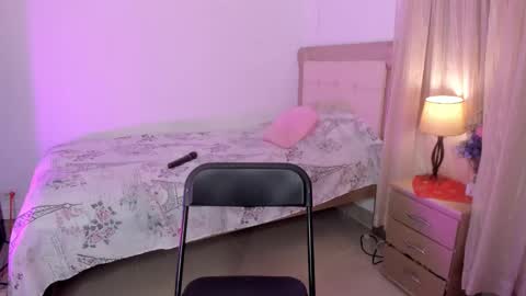 HI IM NEW online show from March 12, 2025, 2:01 pm