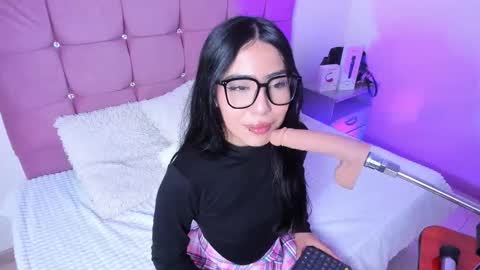 Snapshot of valecute_ chatting on March 13, 2026, 8:04 pm Vale online show from March 13, 2026, 8:04 pm