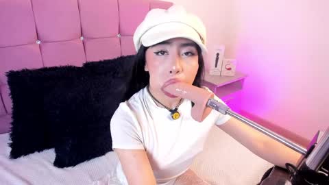 Snapshot of valecute_ chatting on April 10, 2026, 8:13 pm Vale online show from April 10, 2026, 8:13 pm
