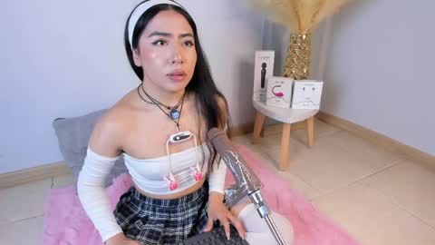 Snapshot of valecute_ chatting on April 15, 2026, 8:53 pm Vale online show from April 15, 2026, 8:53 pm