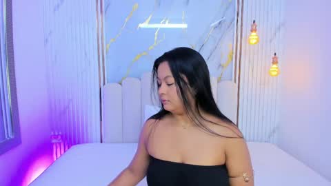 Snapshot of valeefoxx1 chatting on May 11, 2026, 1:28 pm Vale online show from May 11, 2026, 1:28 pm