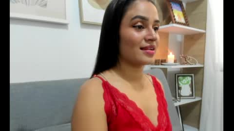 valen_col online show from May 25, 2026, 3:29 pm
