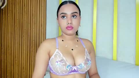 Valen  online show from April 23, 2026, 6:43 pm