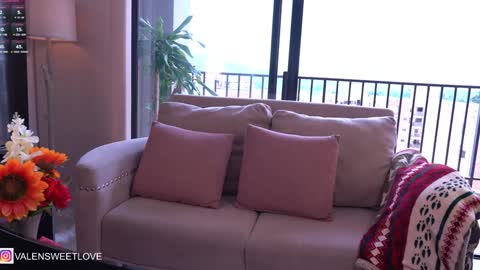 Valen online show from January 4, 2025, 5:26 pm