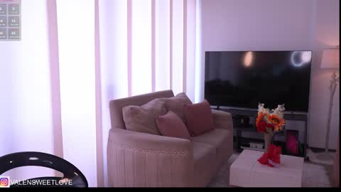 Valen online show from January 6, 2025, 5:27 pm