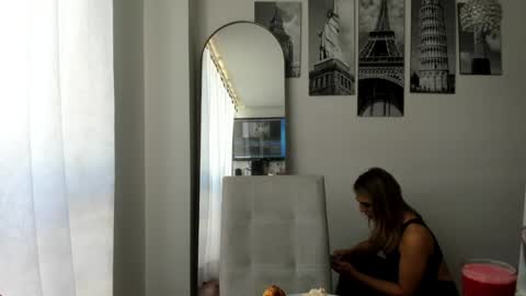 Valen online show from January 29, 2025, 7:00 pm