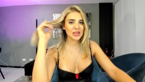 Valen online show from February 19, 2025, 4:23 am