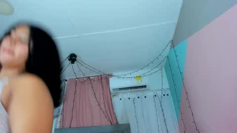 Valentina online show from November 6, 2025, 4:02 am