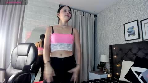 Snapshot of valentina__desire chatting on April 28, 2026, 11:48 am Valen online show from April 28, 2026, 11:48 am