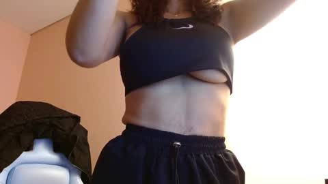 Snapshot of valentina_camposs chatting on February 9, 2026, 7:29 pm valen online show from February 9, 2026, 7:29 pm