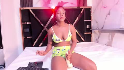 Snapshot of valentina_eboni chatting on March 1, 2026, 6:43 pm Sharon online show from March 1, 2026, 6:43 pm