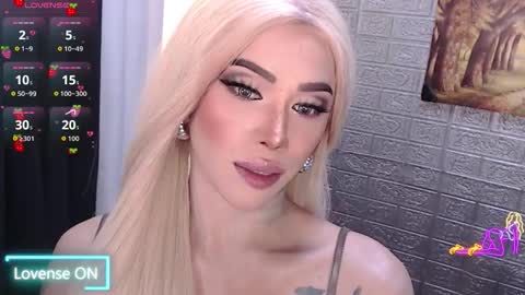 Amanda online show from November 24, 2025, 3:23 pm