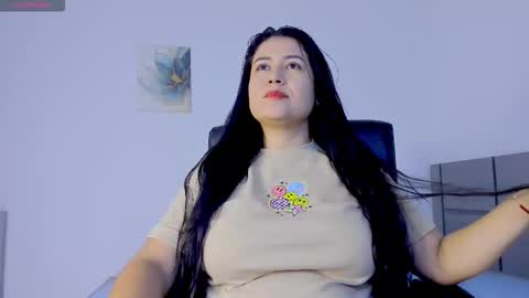 valentina_owens online show from March 18, 2026, 12:19 pm