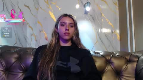 Snapshot of valentina_red18 chatting on September 15, 2025, 2:28 pm Valentina online show from September 15, 2025, 2:28 pm