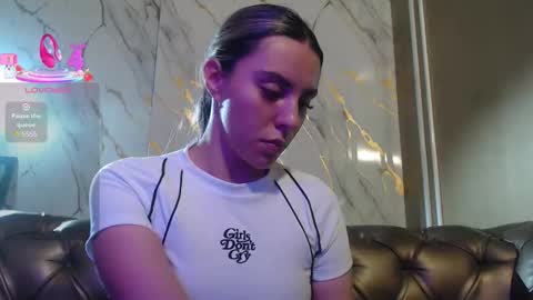 Snapshot of valentina_red18 chatting on October 10, 2025, 2:38 pm Valentina online show from October 10, 2025, 2:38 pm