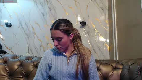 Snapshot of valentina_red18 chatting on November 5, 2025, 3:12 pm Valentina online show from November 5, 2025, 3:12 pm