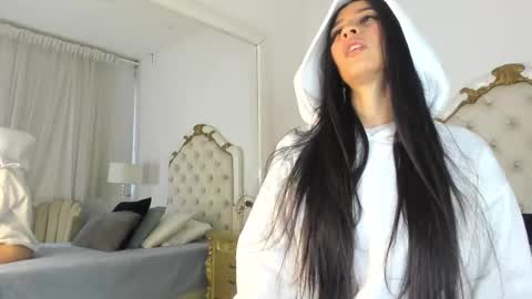 Valentina  online show from February 13, 2025, 12:21 pm