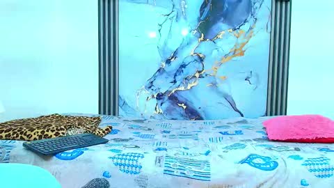 valentina_y_sneiderr online show from January 13, 2026, 7:19 pm