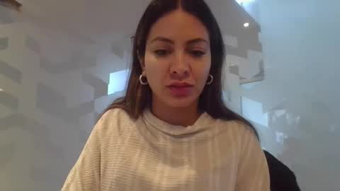 Snapshot of valentinaseleni24 chatting on May 18, 2026, 2:01 pm valentinaseleni24 online show from May 18, 2026, 2:01 pm