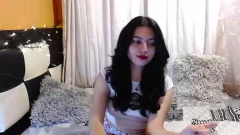 valentinasmith18 online show from April 21, 2026, 1:42 am