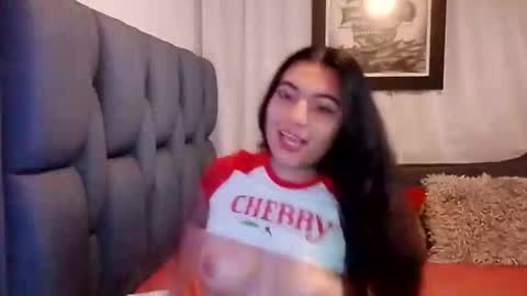 valentinasmith18 online show from May 21, 2026, 11:56 pm