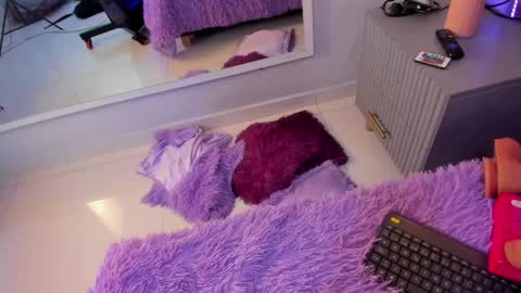 Mia  online show from April 20, 2026, 8:10 pm