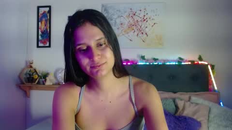 V A L E N T I N I online show from December 3, 2025, 7:34 pm