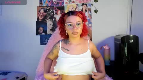 Snapshot of valentinna_5 chatting on December 13, 2024, 6:49 pm Danielle  Please help me to reach 300 thumbs up online show from December 13, 2024, 6:49 pm