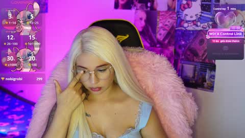 Snapshot of valentinna_5 chatting on February 2, 2025, 11:21 pm Danielle  Please help me to reach 300 thumbs up online show from February 2, 2025, 11:21 pm