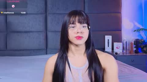 valentino moon online show from February 6, 2026, 2:49 am