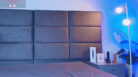 valentino moon online show from February 26, 2026, 1:15 am