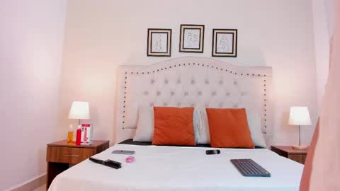 VALENTINO CASTAO online show from February 27, 2025, 12:13 pm