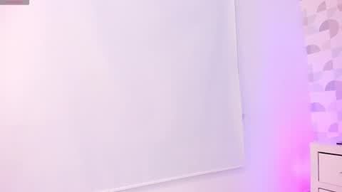 VALENTINO CASTAO online show from March 12, 2025, 12:26 pm