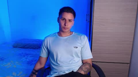 VALENTINO online show from November 9, 2025, 9:46 pm