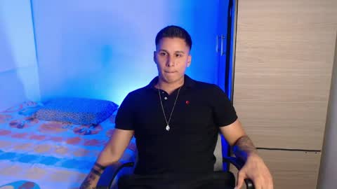 Snapshot of valentinosex_1 chatting on April 17, 2026, 11:30 pm VALENTINO online show from April 17, 2026, 11:30 pm