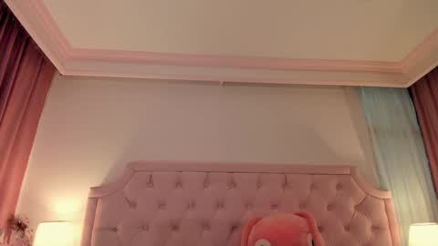 Vale Toro  online show from January 8, 2025, 1:41 pm