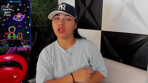 valeri_harpers4 online show from October 11, 2025, 4:55 am