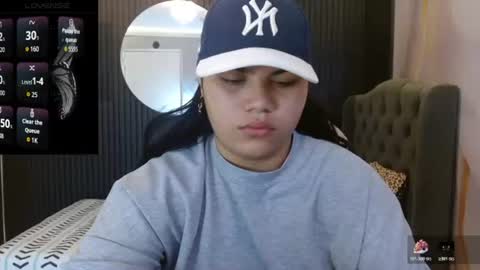 valeri_harpers4 online show from June 30, 2026, 8:10 pm