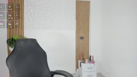 Valeria Acosta online show from December 16, 2025, 9:42 pm