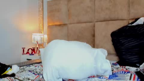 Costume lover online show from February 11, 2025, 9:31 am