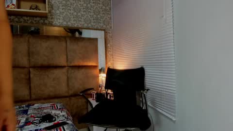 Costume lover online show from March 3, 2025, 3:19 am