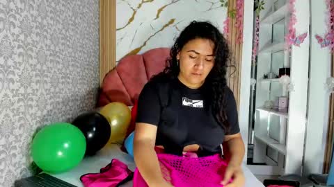 Costume lover online show from April 16, 2026, 7:14 pm