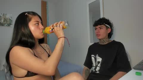 valeria and aaron online show from September 24, 2025, 1:14 pm